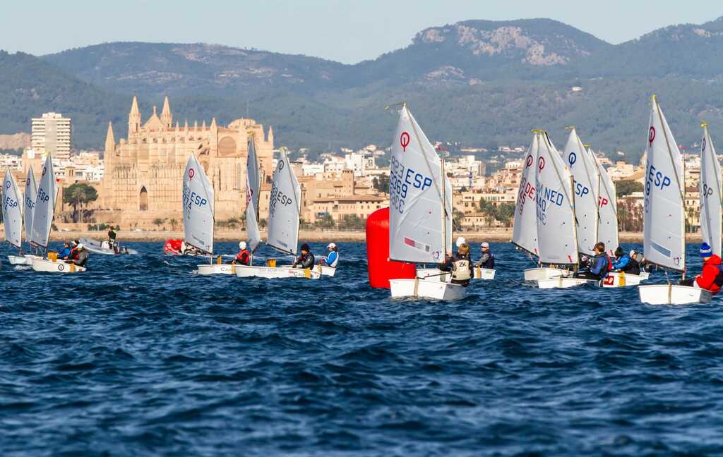Setting sail in the Ciutat de Palma Sailing Trophy