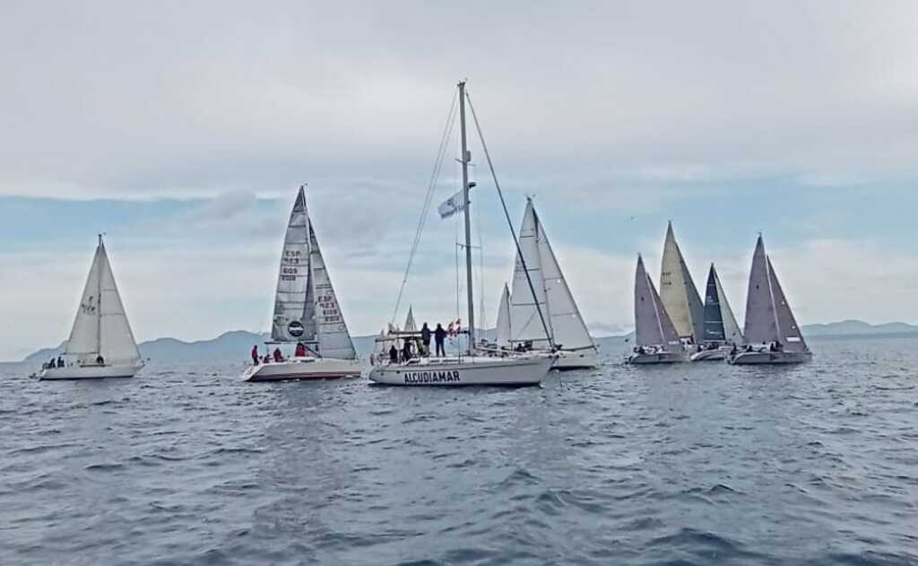 OK Mobility raise sails at the Alcudiamar regatta to raise funds for Projecte Home Balears