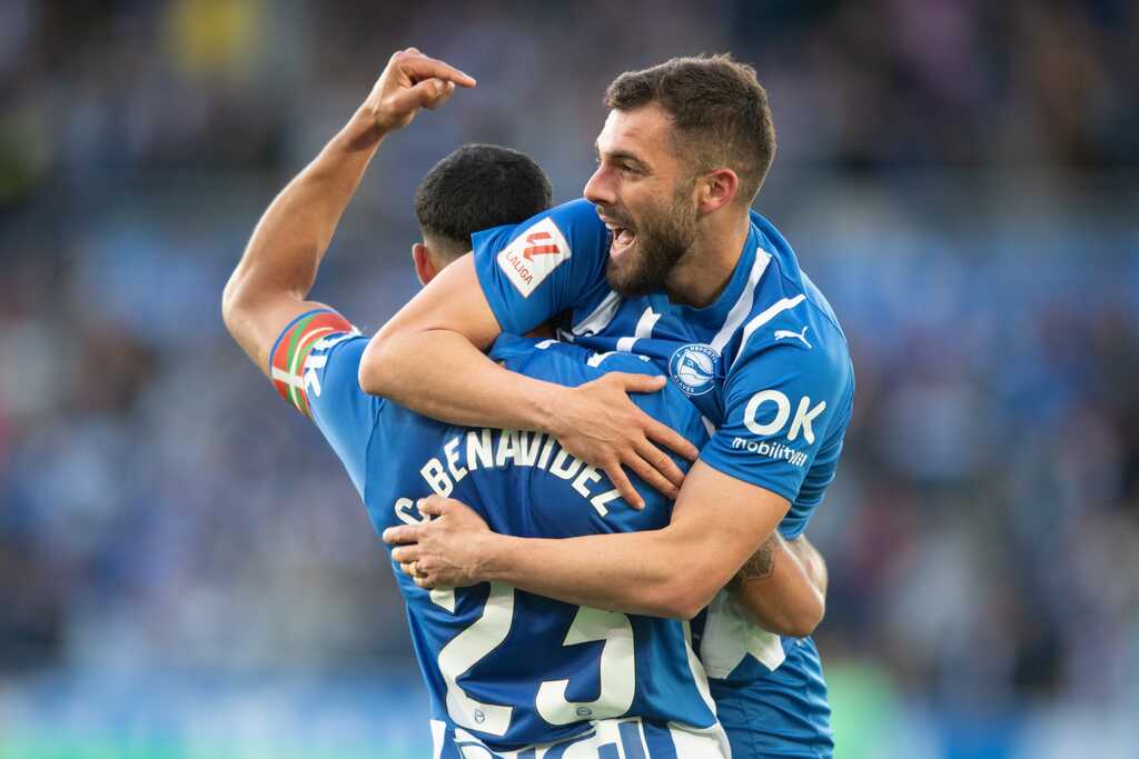 Alavés overcomes its return to the first division with OK Attitude